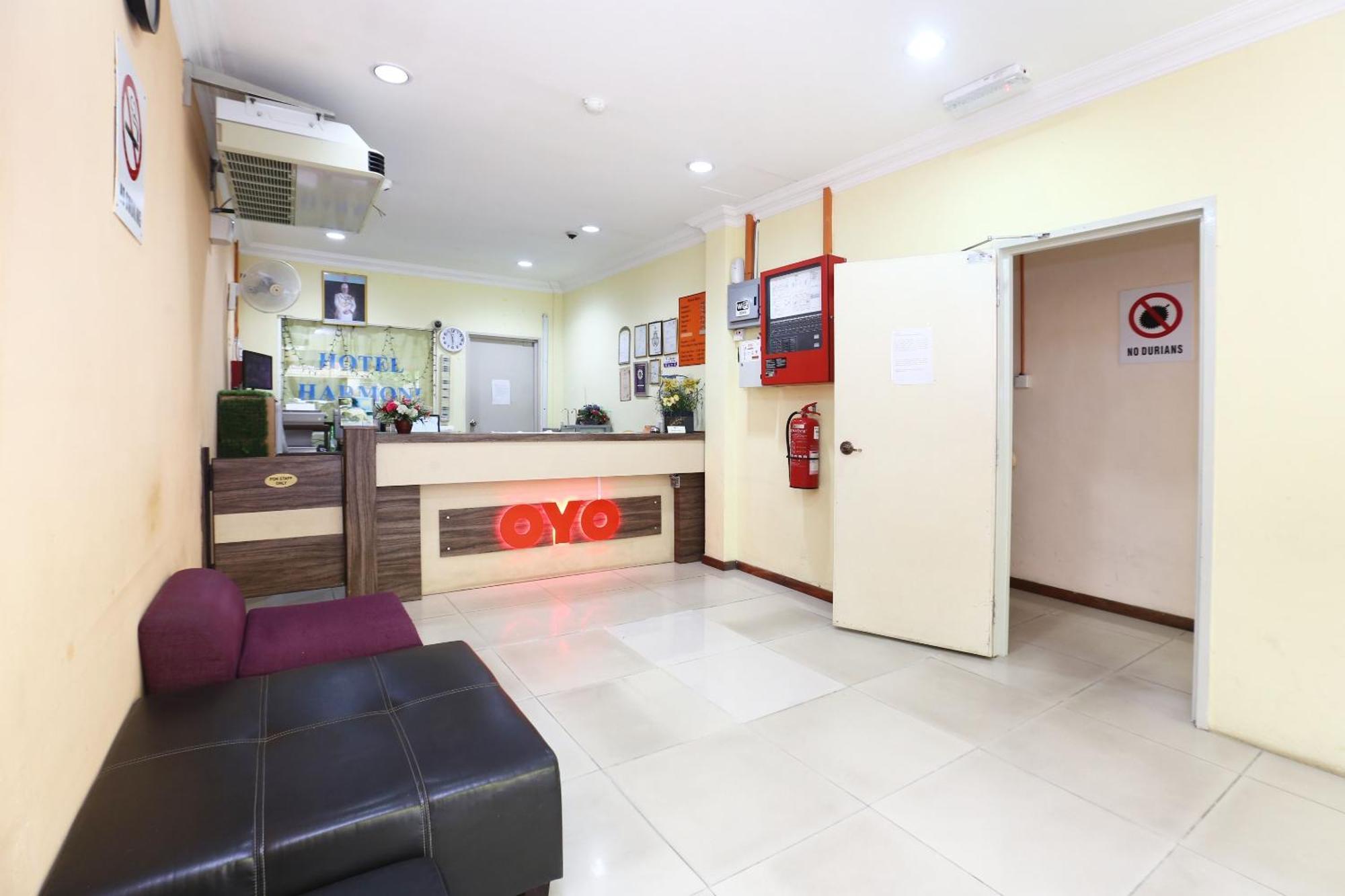 Super Oyo 89651 Harmoni Hotel Kota Bharu Bagian luar foto