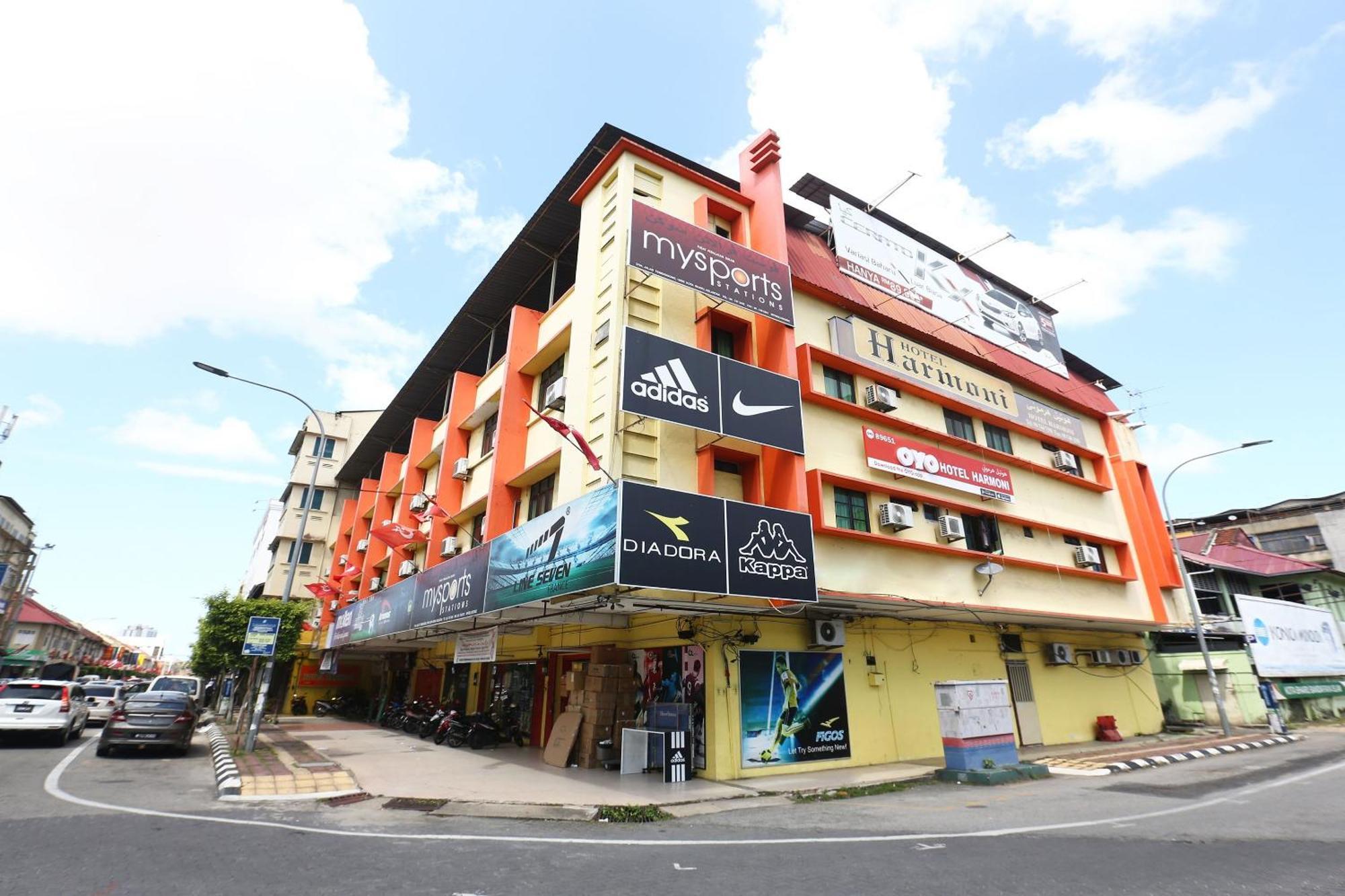 Super Oyo 89651 Harmoni Hotel Kota Bharu Bagian luar foto