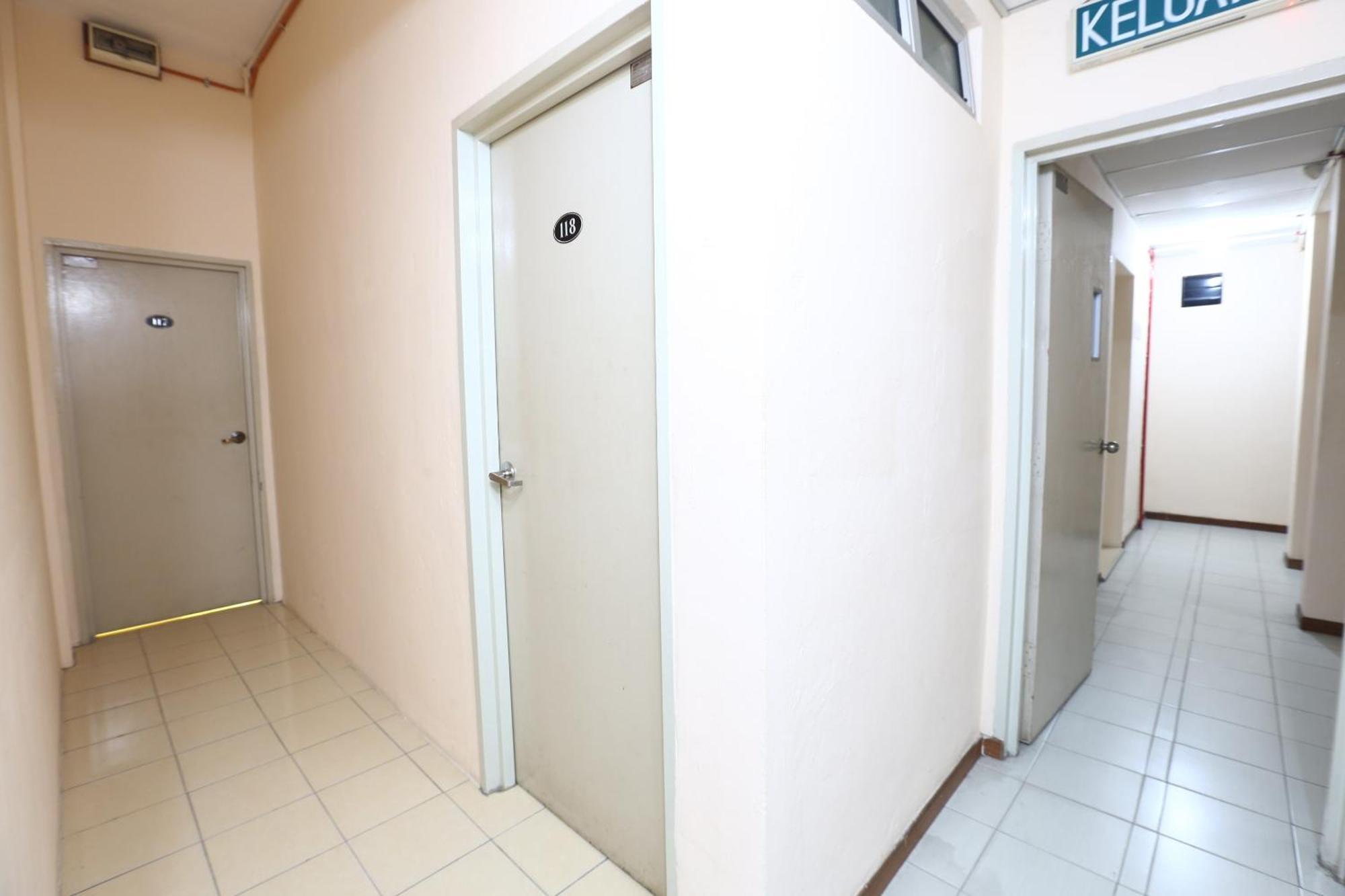 Super Oyo 89651 Harmoni Hotel Kota Bharu Bagian luar foto